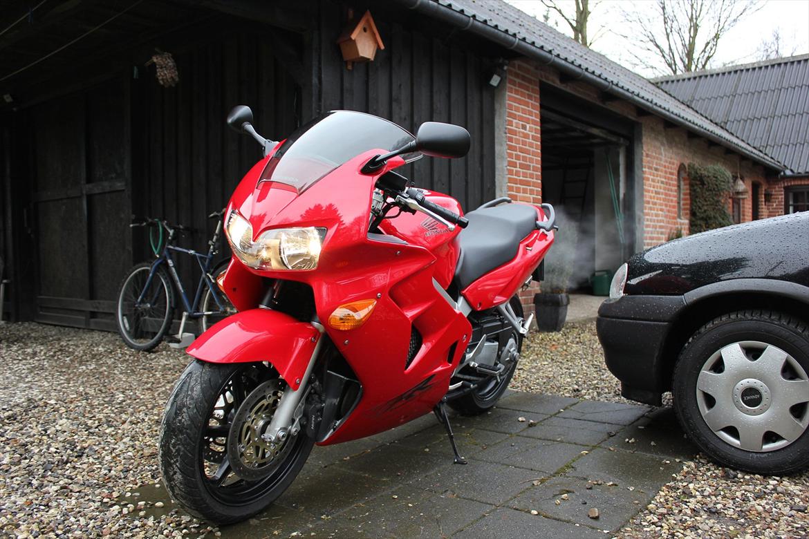 Honda VFR 800 F billede 2