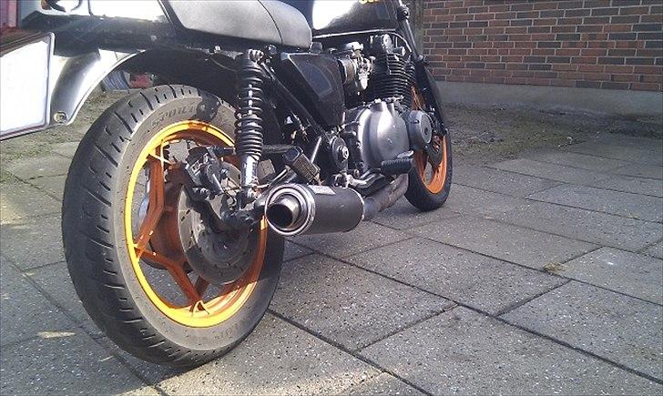 Suzuki GS 850/1000 (SOLGT) - Kan ikke beskrive hvor meget den larmer. :o) billede 7