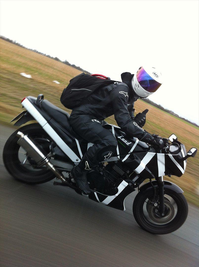 Kawasaki GPZ 500 S (efter) billede 1