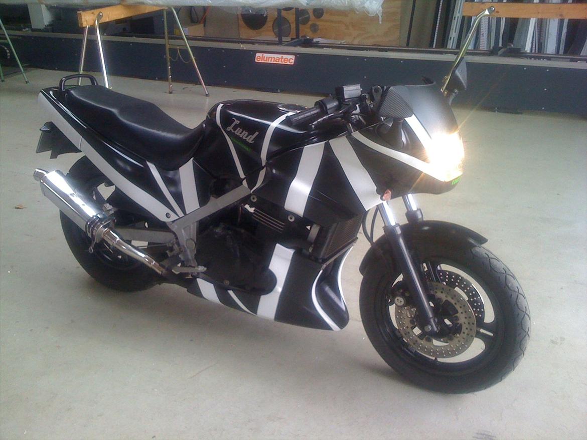 Kawasaki GPZ 500 S (efter) billede 2