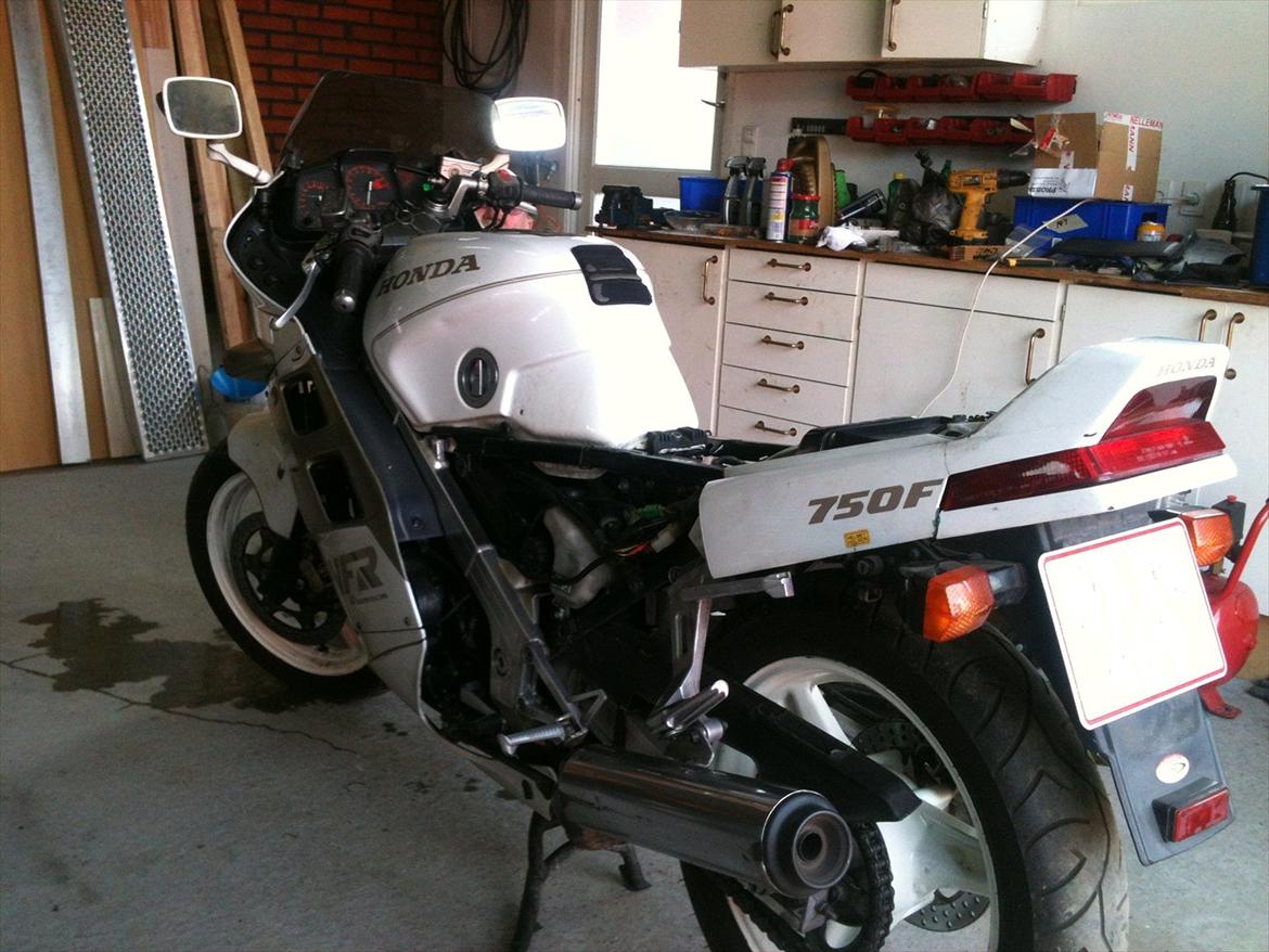 Honda vfr 750 rc 24 solgt. billede 7