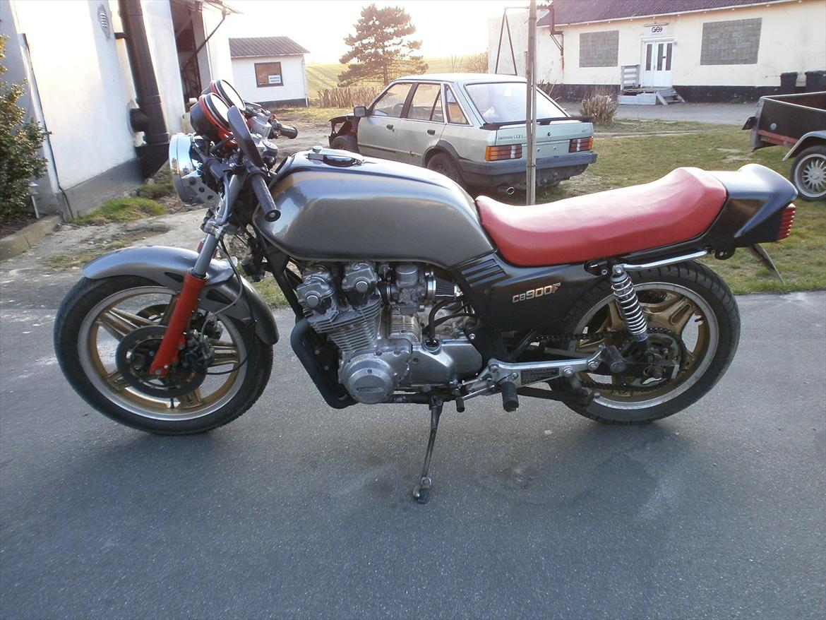 Honda 900 bol do´r - Det næste er nok et par 17" hjul..  billede 5