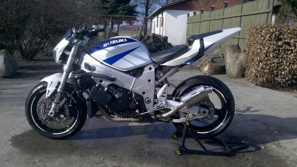 Suzuki TL1000R Streetfighter billede 4