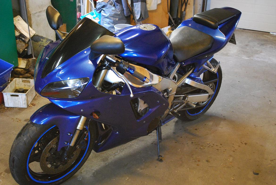 Yamaha R1 billede 6