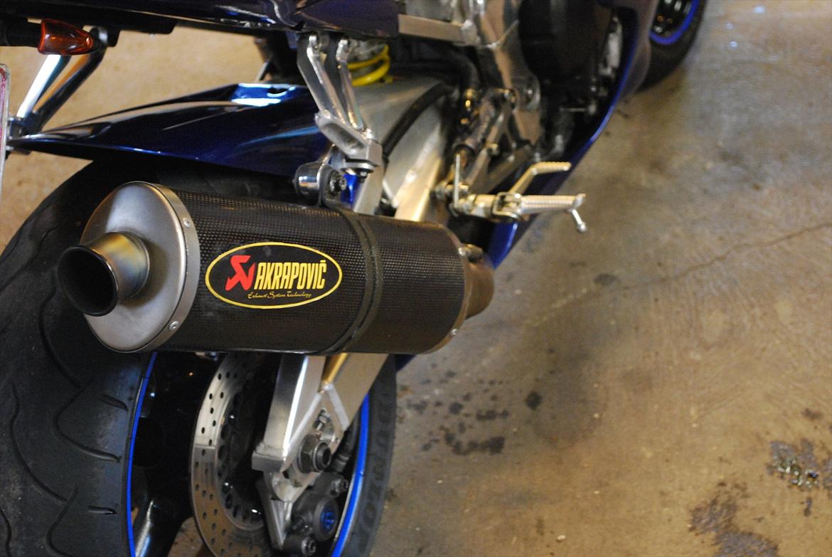 Yamaha R1 billede 10