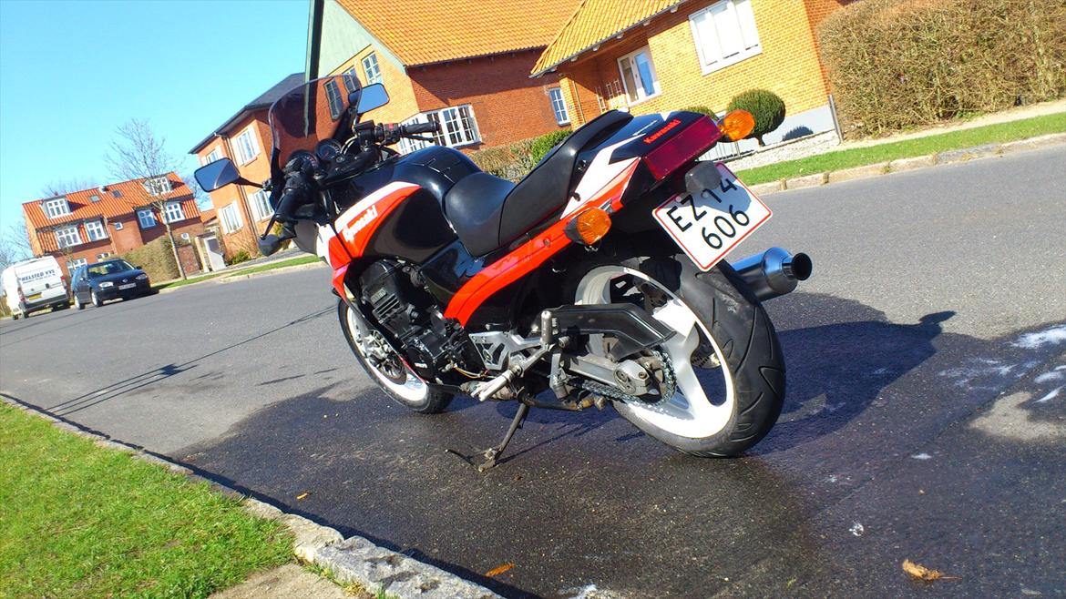 Kawasaki GPz 900R (Ninja) billede 9