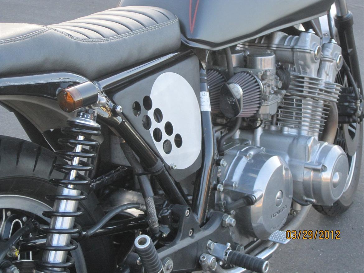Honda CB 750 DOHC FA - nymalet sideskjold billede 8