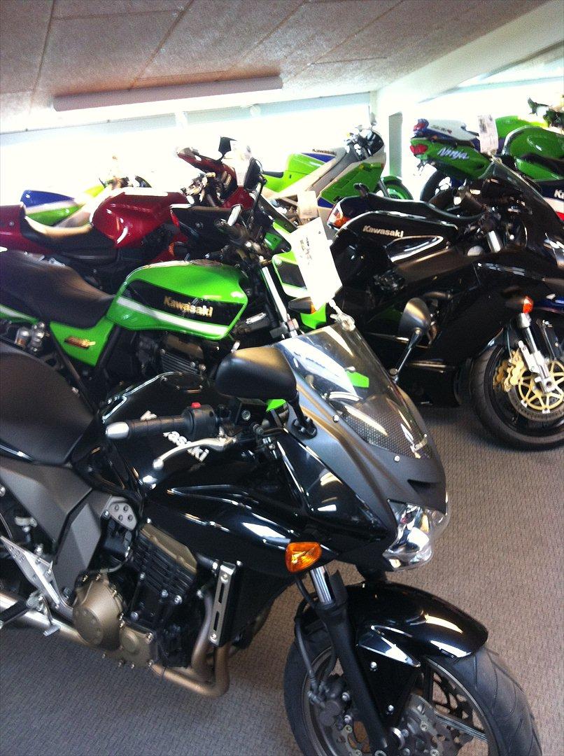 Kawasaki Z750 S - Adopteret hos Køge Mc Center..(Kan kun anbefale dem.. Har handlet 3 cykler der) billede 7