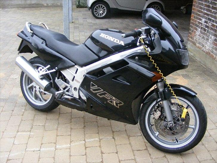 Honda VFR750F RC36 billede 1