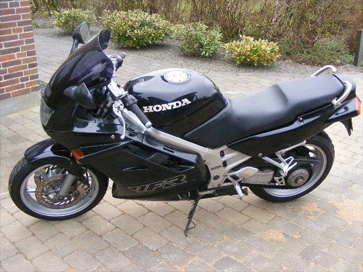 Honda VFR750F RC36 billede 3