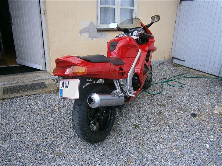 Honda VFR 750 RC36 billede 2