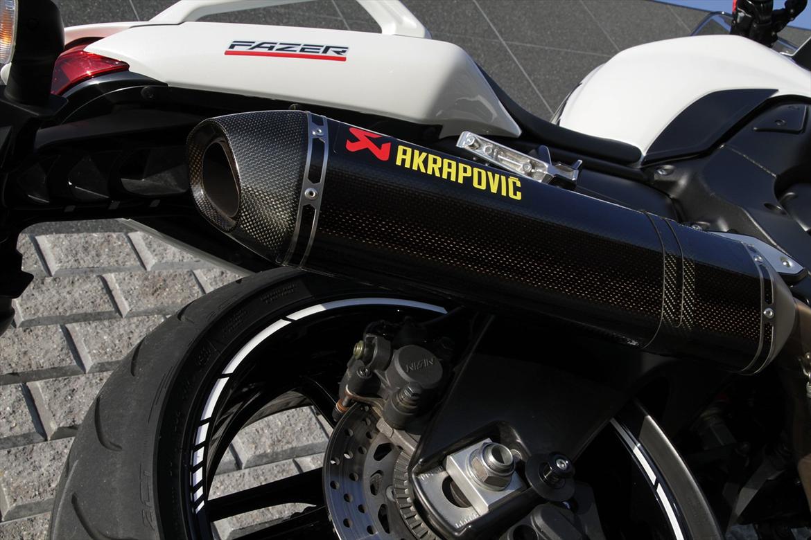 Yamaha  FZ1-S WHITE PEARL - Lyden ka´ man ikke ta´ fra Akrapovic carbon fuld system billede 2