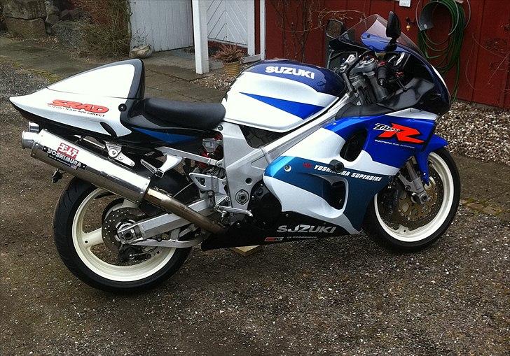 Suzuki TL1000R - I gården ved de gamle billede 1