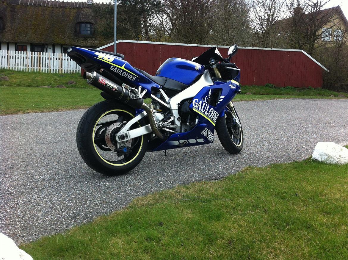 Yamaha R1 VR46 billede 4