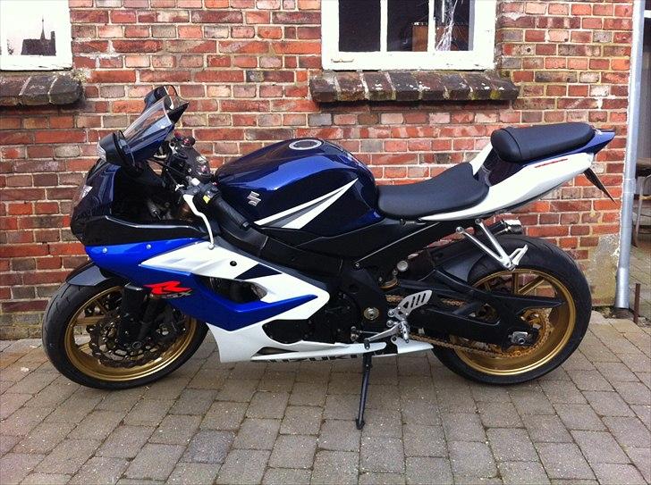 Suzuki GSXR 1000 --solgt-- - Med nye fælge osv... billede 3