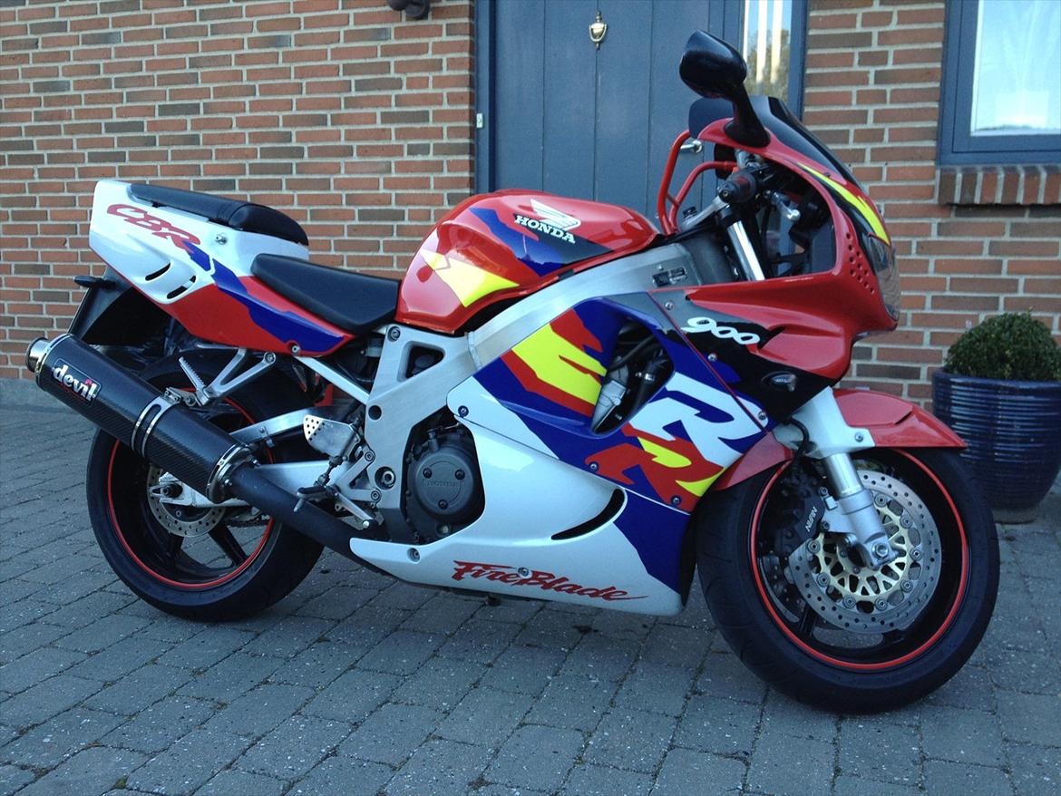 Honda CBR 900 RR billede 1