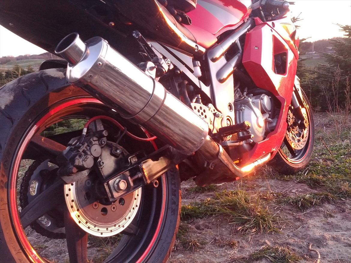 Hyosung GT650R billede 17