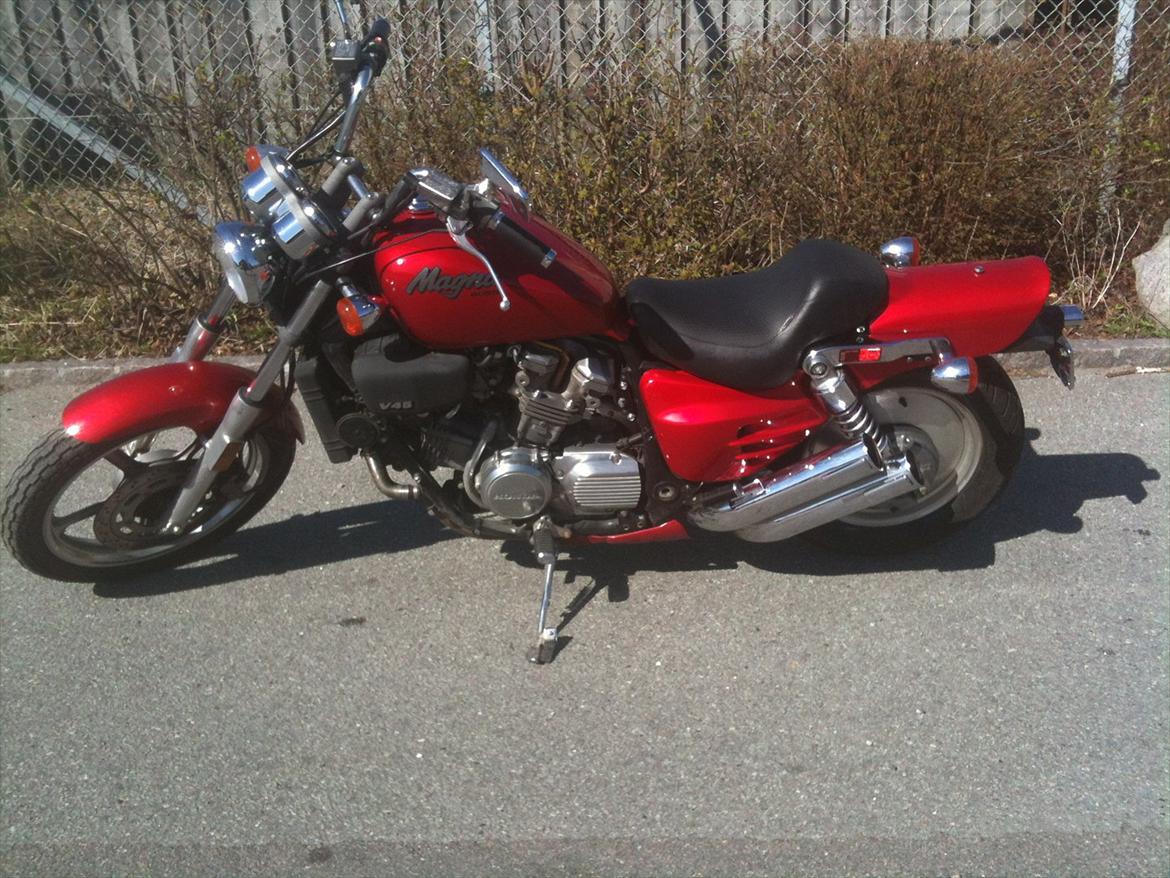 Honda VF 750 Super Magna billede 2