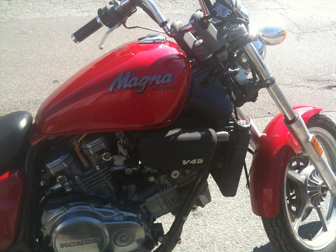 Honda VF 750 Super Magna billede 4