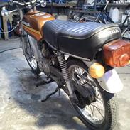 Honda CB 125