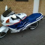 Honda CBR1000f