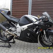 Suzuki GSX-R 750 Srad solgt