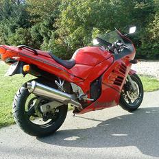 Suzuki rf600