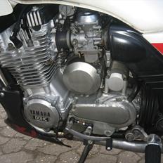 Yamaha XJ 900