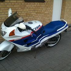 Honda CBR1000f