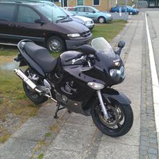 Suzuki GSX 750 F - Black Edition