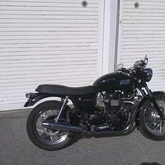 Triumph Bonneville Black