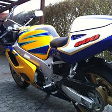 Suzuki GSX-R 600 "Solgt"