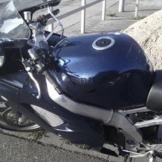 Kawasaki ZX9R