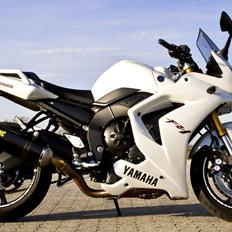 Yamaha  FZ1-S WHITE PEARL