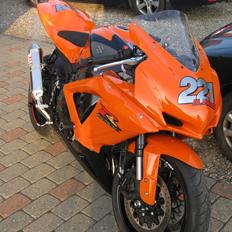 Suzuki GSXR 750 L0  Banejern "SOLGT"