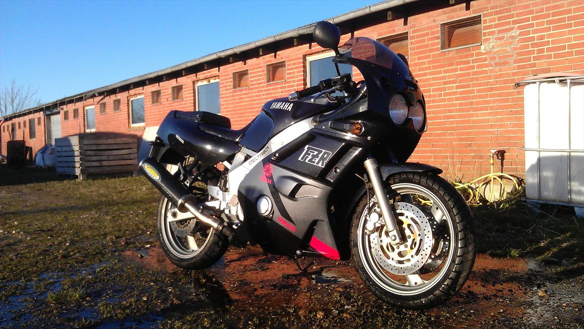 Yamaha FZR 600 Genesis billede 3