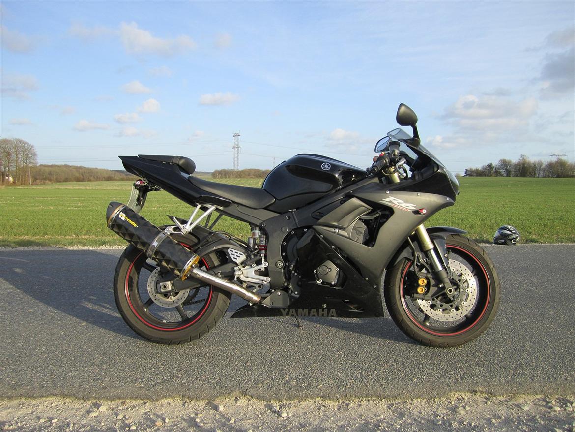 Yamaha R6 billede 3