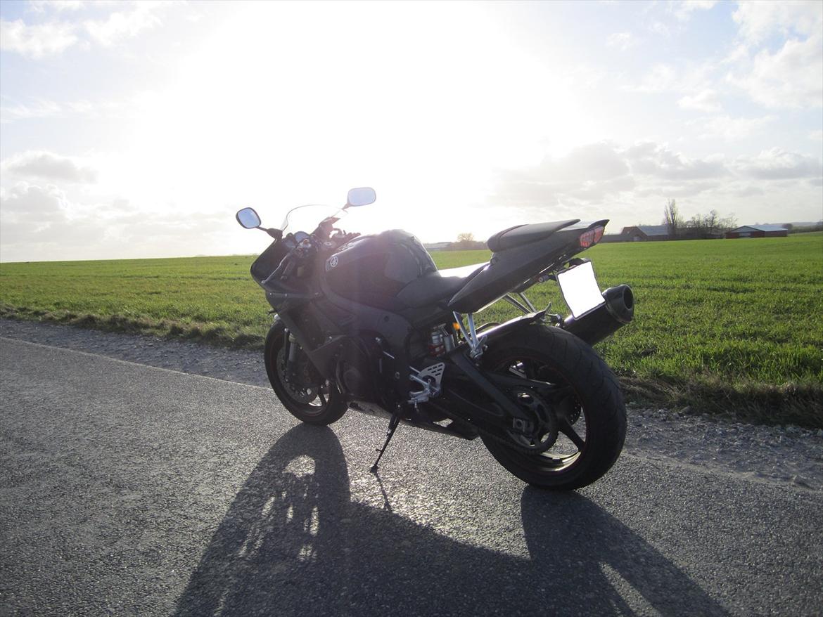 Yamaha R6 billede 6