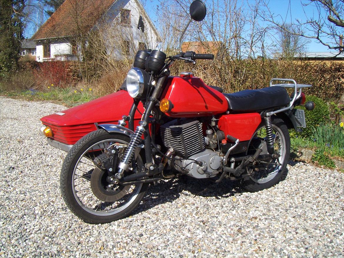 MZ ETZ 250 Sidevogn - Nu med svinggaffel og malet så MZ og Vogn matcher billede 1
