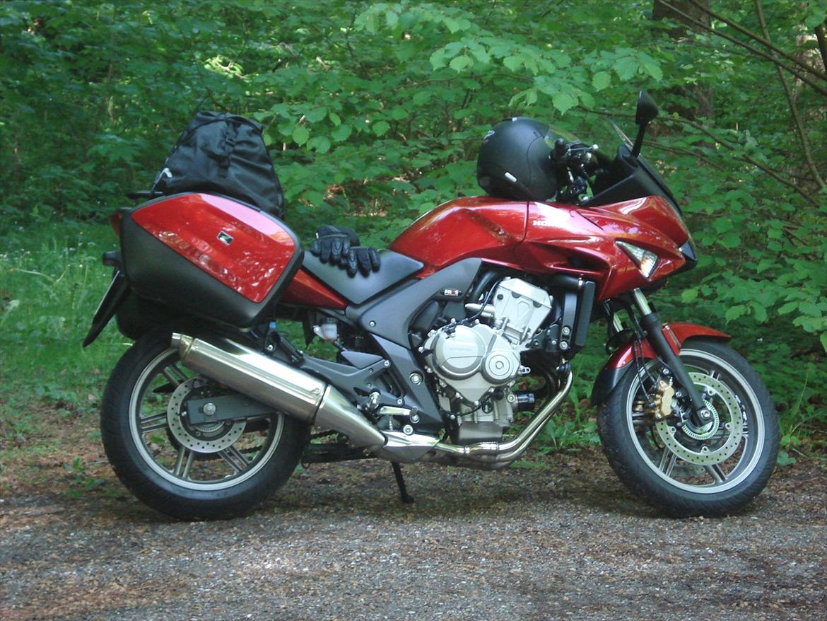 Honda CBF 600 SA - Rast ved mindestenen ved Maddum Bededagsferien 2011 billede 13