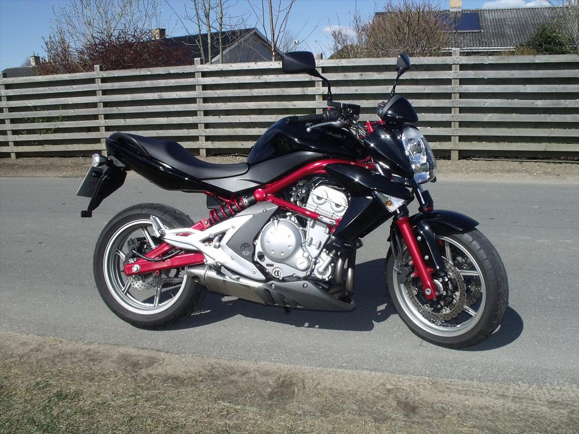 Kawasaki ER-6N SOLGT billede 3