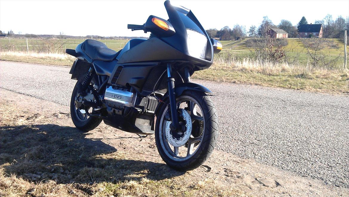 BMW k100rs - det er sådan jeg kan li det ,høj sol og tørre veje billede 2