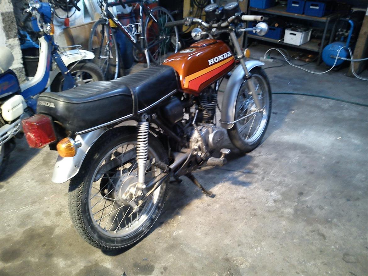 Honda CB 125 billede 1