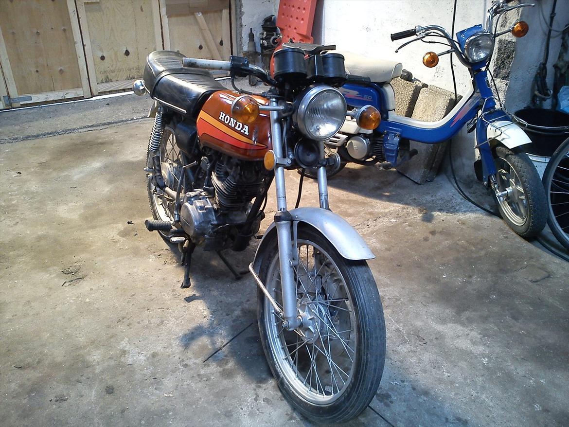 Honda CB 125 billede 2