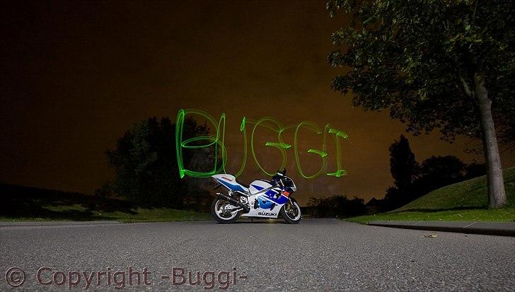 Suzuki GSX-R750 - Lidt lys-graffiti billede 7