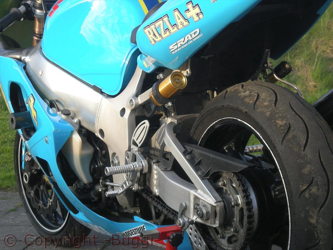 Suzuki GSX-R750 SRAD Baneged billede 10