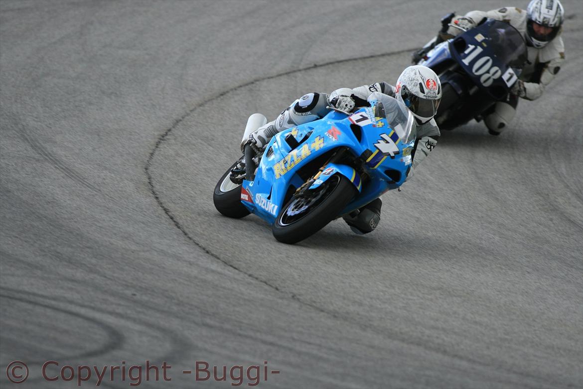 Suzuki GSX-R750 SRAD Baneged billede 4