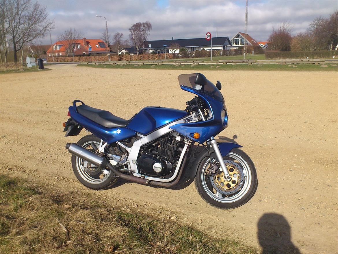 Suzuki GS 500e - Mangler dele af kåben da den delene er hos maleren. billede 15