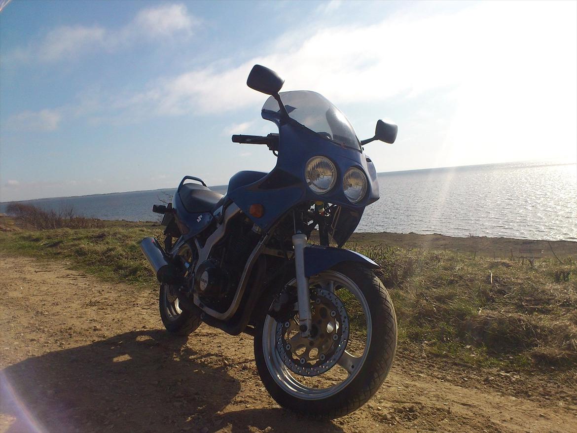 Suzuki GS 500e - Mangler dele af kåben da den delene er hos maleren. billede 17
