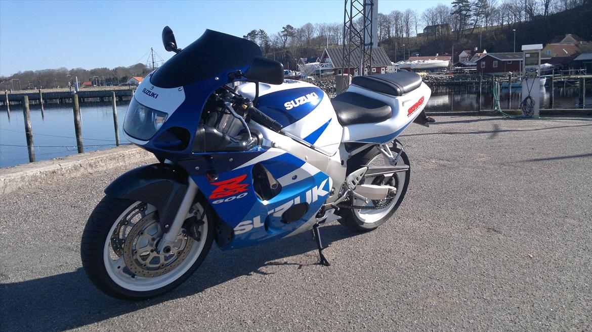 Suzuki GSX 600 R - Randers - - mariager havn billede 2